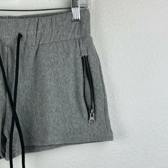 GOLD'S GYM Shorts Women's Sz M Drawstring Elastic Waist Zip Pocket Athletic Gray - Picture 5 of 10